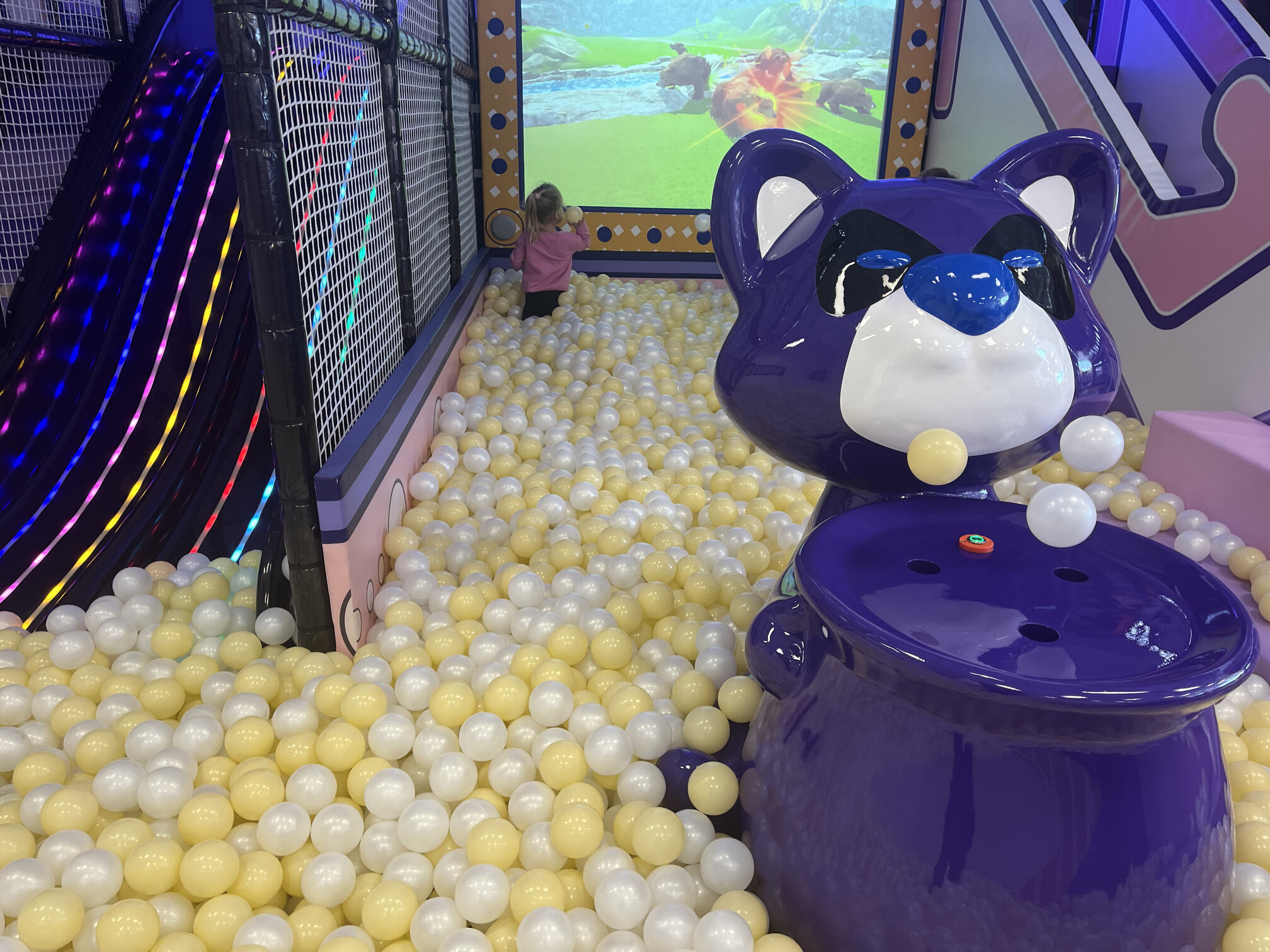 Best Indoor Playgrounds in Los Angeles: FunZy 