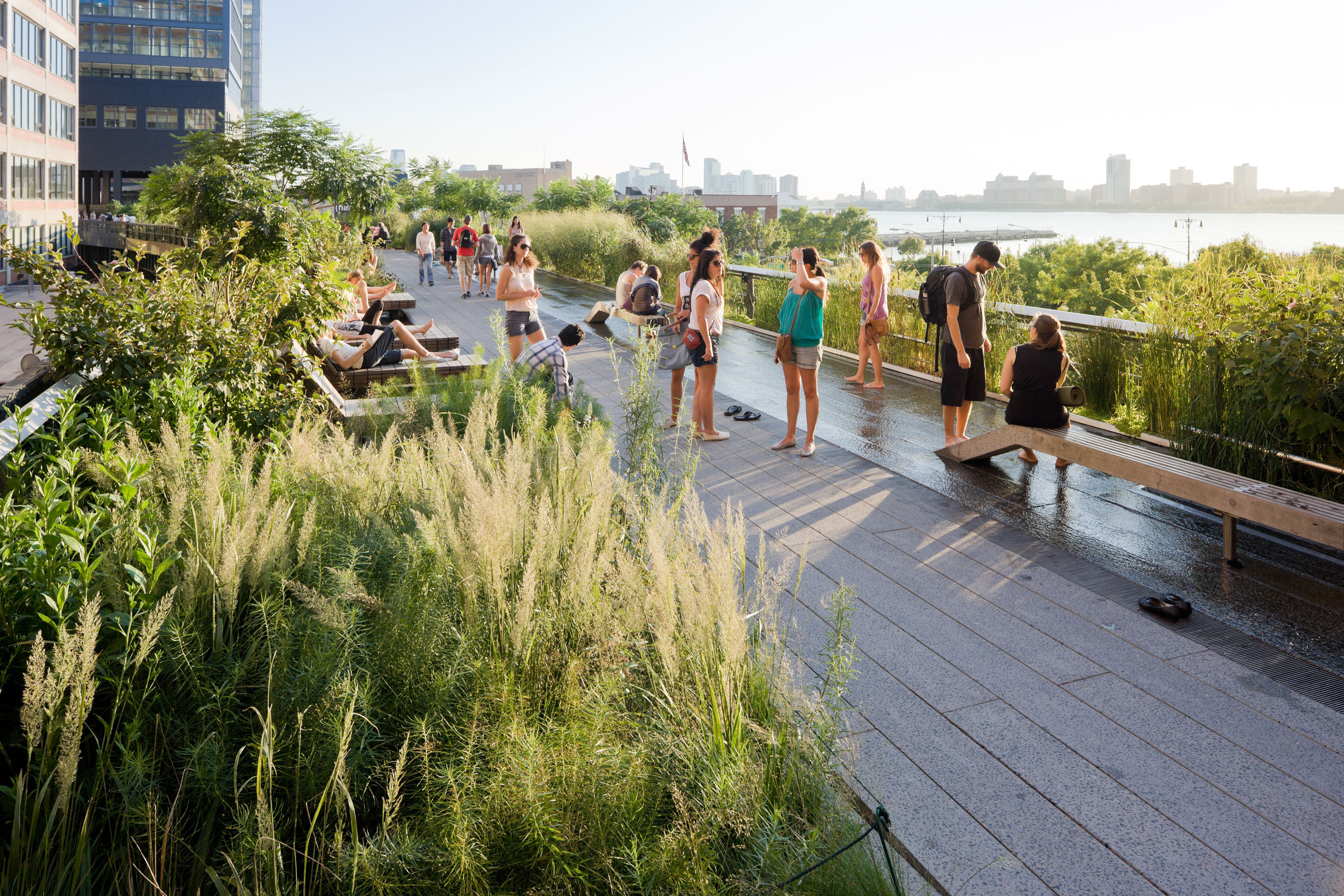 The Diller-von Furstenberg Sundeck on the High Line